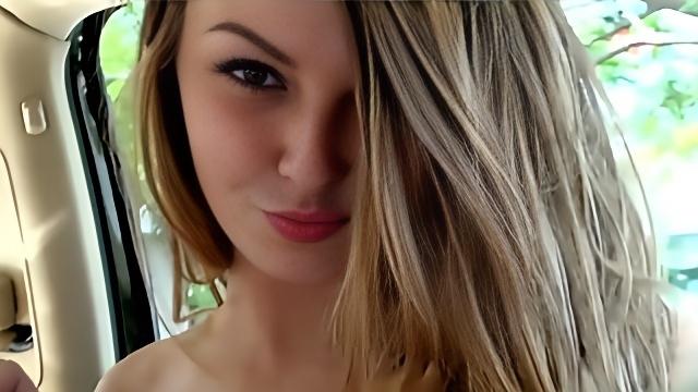 В салоне авто шофер жахнул сучку с пирсингом на языке