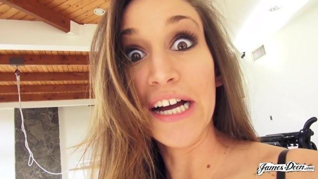 Компиляция с молодыми телками, трахающимися с парнями раком