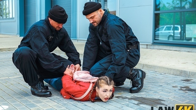 LAW4k. Sexy lassie pleases two cops so they can let her go