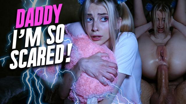 Мужик с бородой дает за щеку белокурой подружке, после чего жарит ее в очко