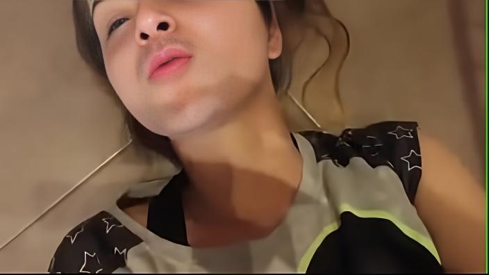 Amateur anal blonde gringa fingers her rich ass and sucks them rich amateur