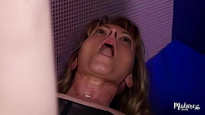 Sexy mature Naomi goes to libertine club with her husband