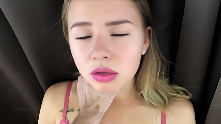 Teen has an intense orgasm with thick cum creampie