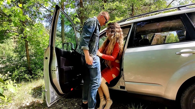 Quick sex in the city park