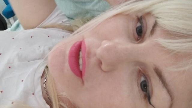 Juicy blonde pussy play..❤❤❤