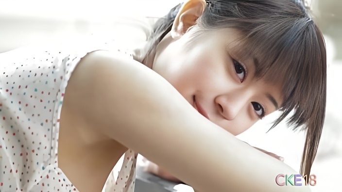 Sweet Japanese teen cameltoe touching and teasing outdoors