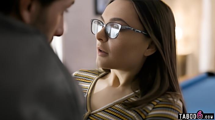 Virgin college teen Aften Opal fucked for the first time