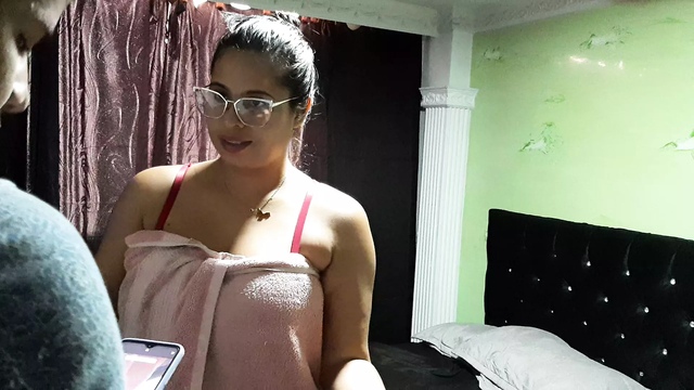 My stepbrother helps me take sexy photos, he ends up sucking my pussy