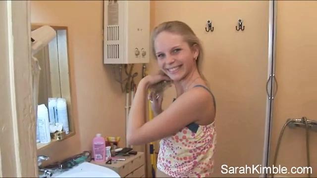 Sweet Sarah Fingering deeply in comport room