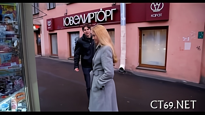 Juicy wench jumps on hard dong