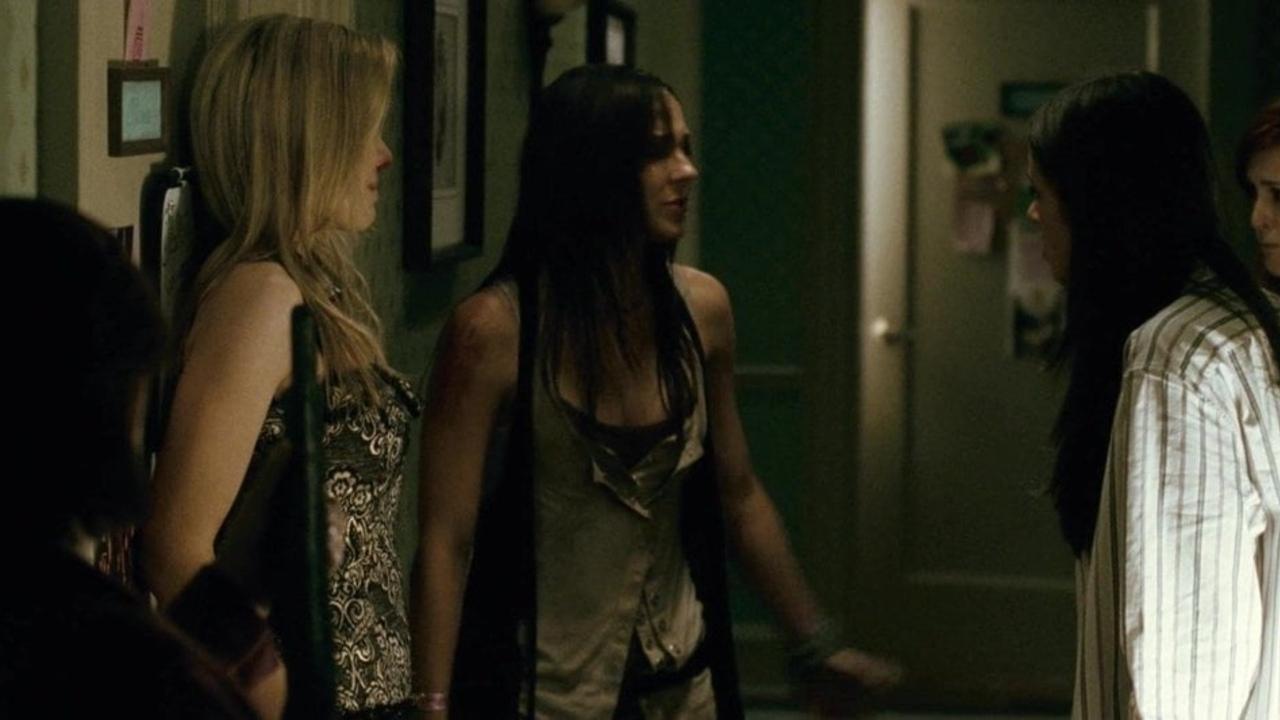 Caroline D'Amore vs Leah Pipes - ''Sorority Row'' (2009)