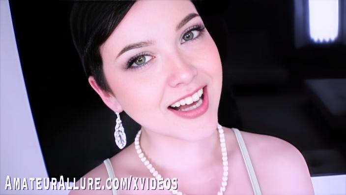 Jade Valentine & Bella Luna Provide Oral Pleasures