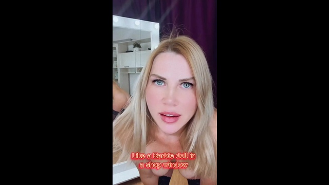 Would Federico Fellini give an Oscar to this Goddess