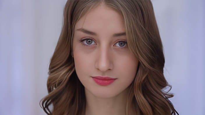 Newbie 19yo skinny babe Sasha Paige ! She is Real Sister of Sofa Weber