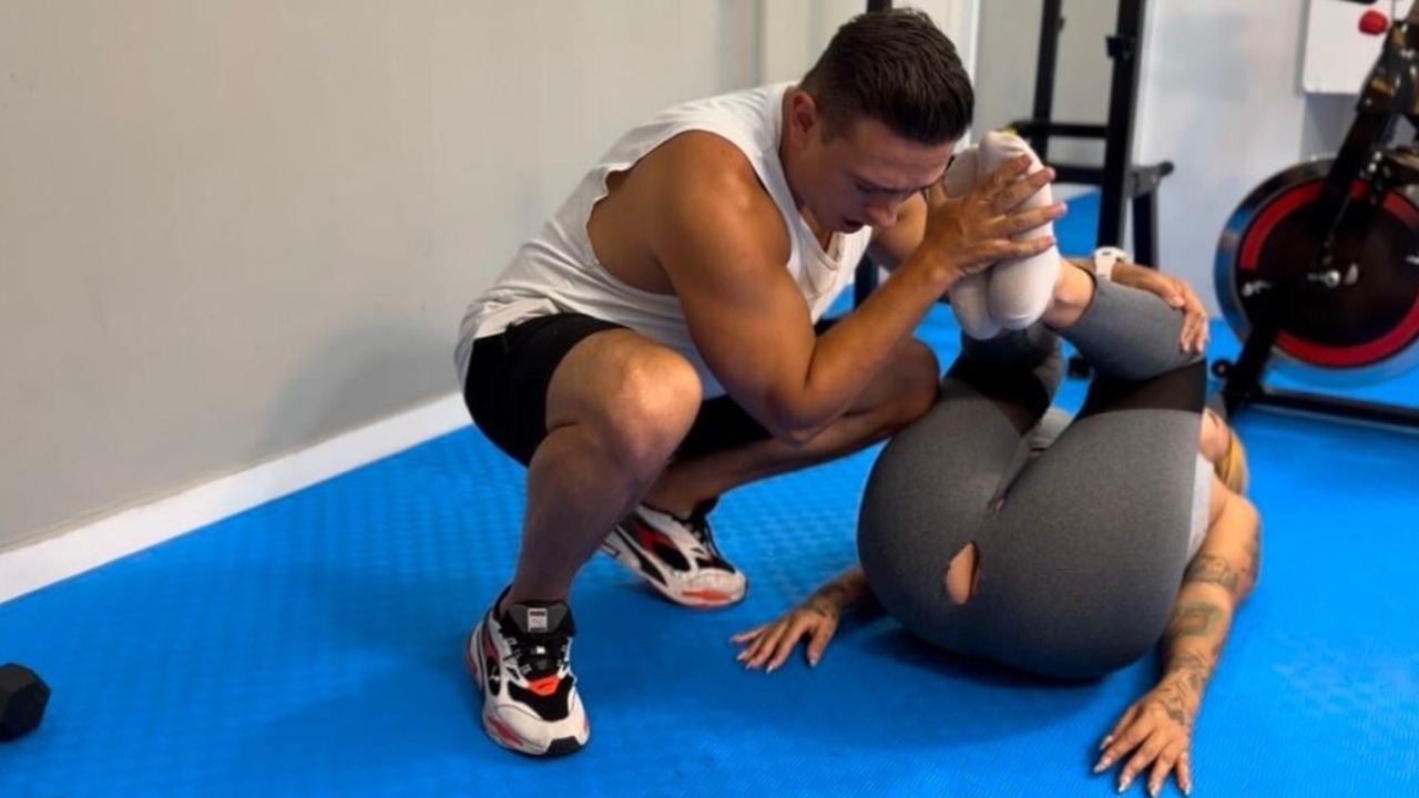 Atina fucks her yoga teacher at the gym and he cums in her pussy